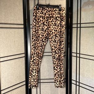 Victoria’s Secret leopard print leggings size 6